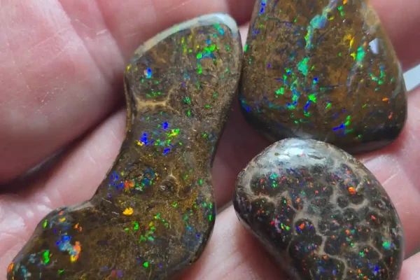 AUSTRALIAN-OPALS-IAN-BELL-ASSORTMENT-0187